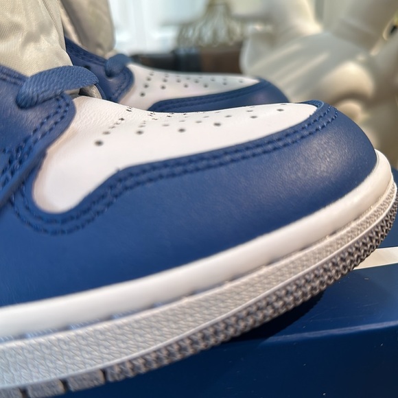 Nike Air Jordan 1 High True Blue - Picture 14 of 17